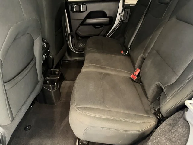 Used 2018 Silver Jeep Unlimited Sahara image 19