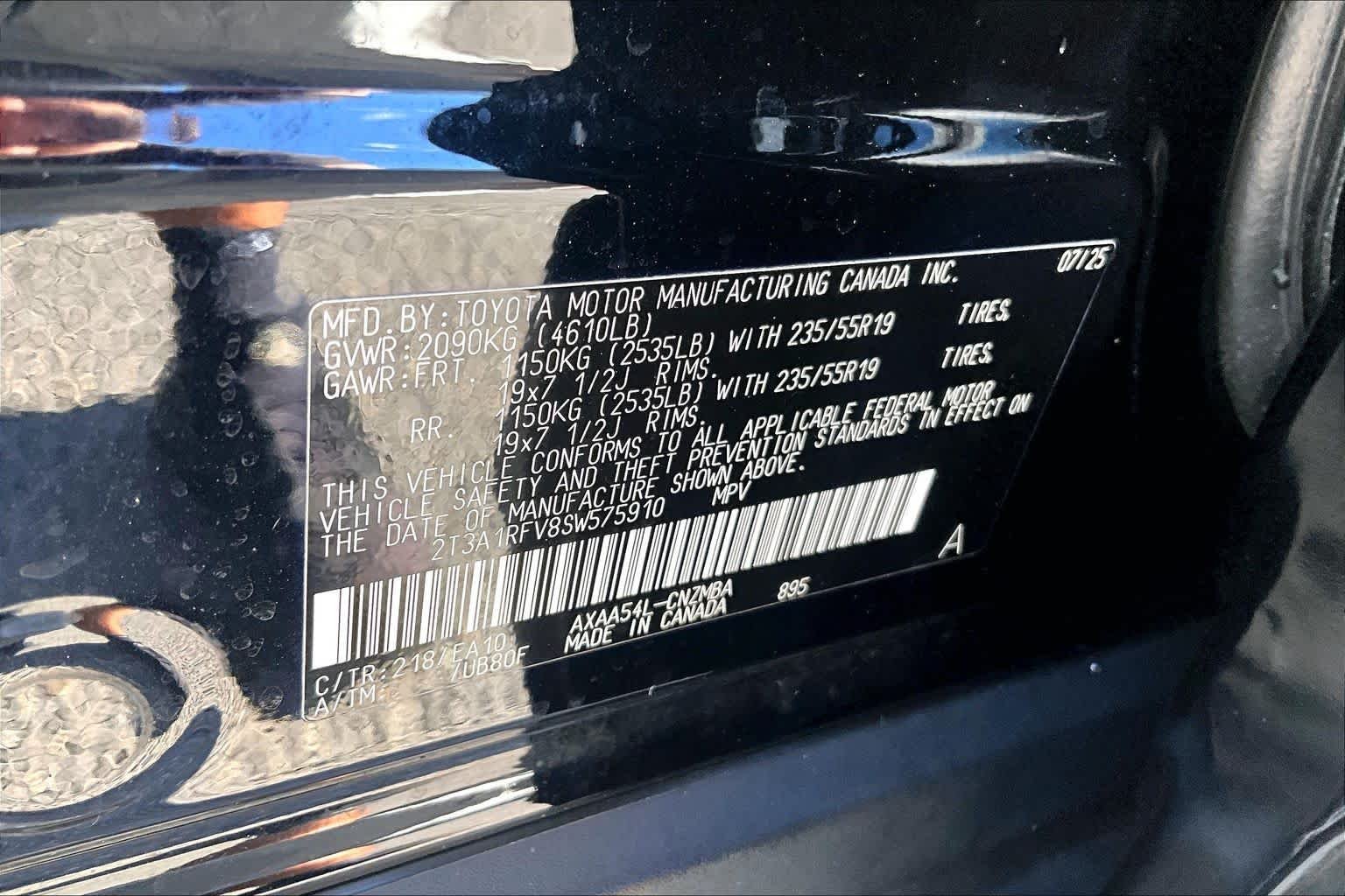 Used 2025 Midnight Black Metallic Toyota XLE Premium image 34