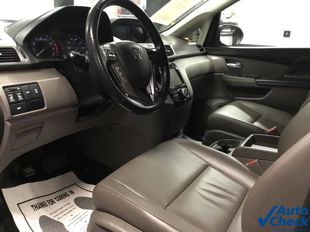 Used 2015 Silver Honda EX-L image 21