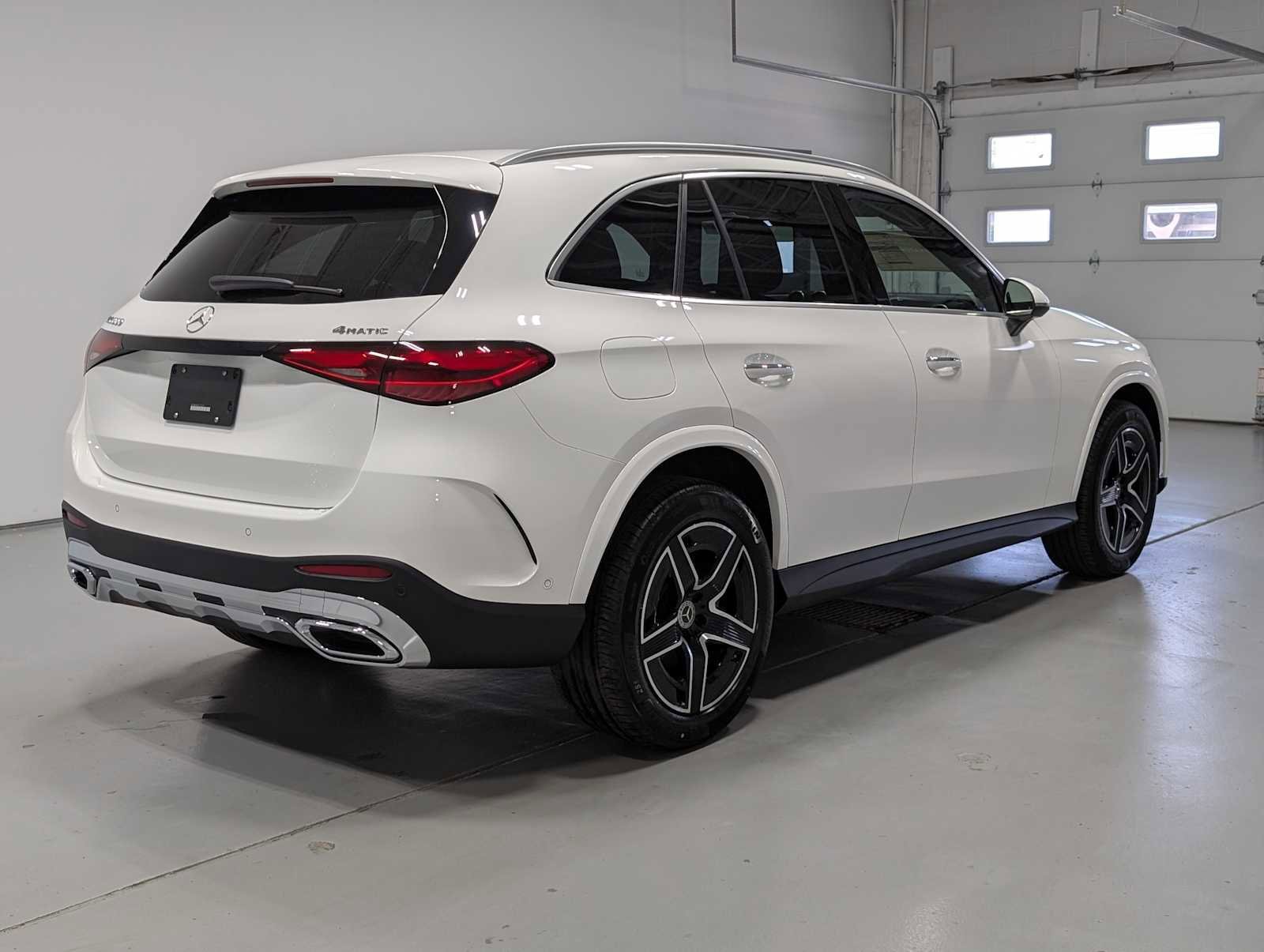 New 2026 Polar White Mercedes-Benz GLC 300 image 7