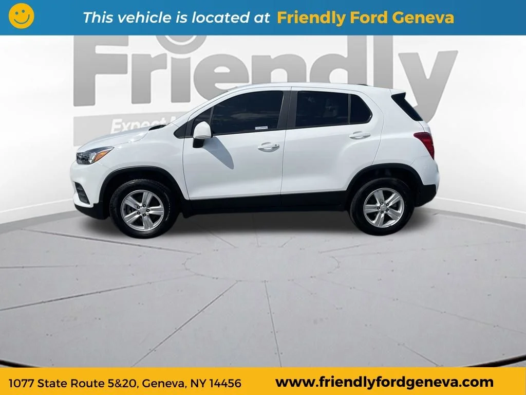 Used 2022 White Chevrolet LS image 8