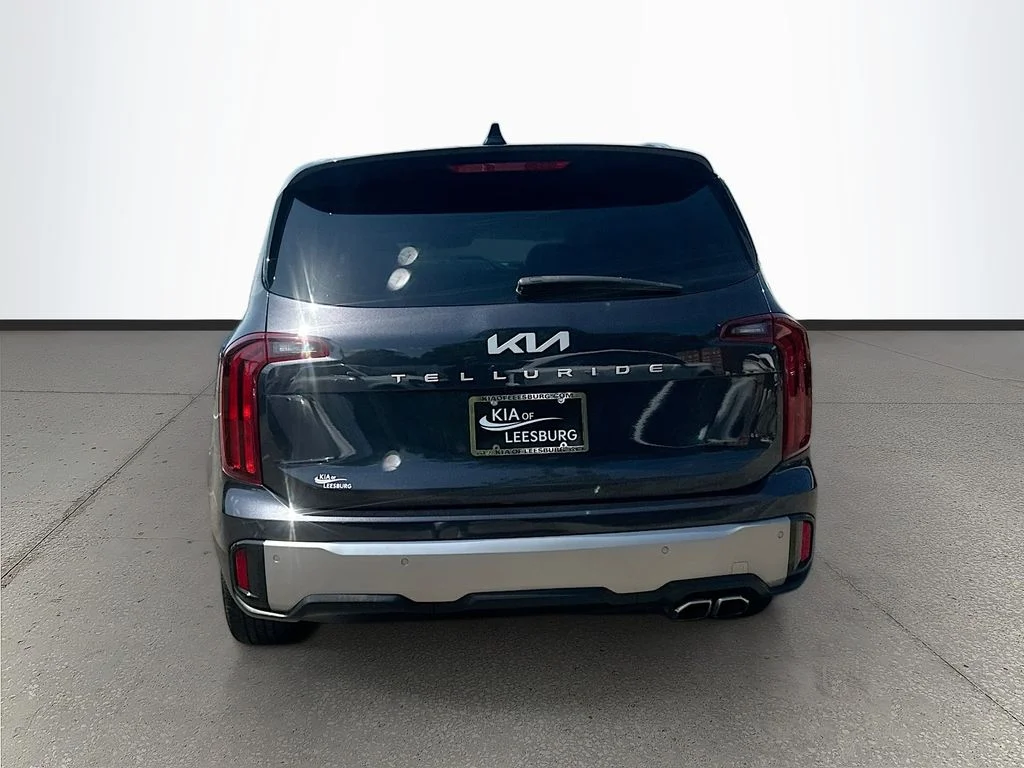 Certified Used 2025  Kia S image 6