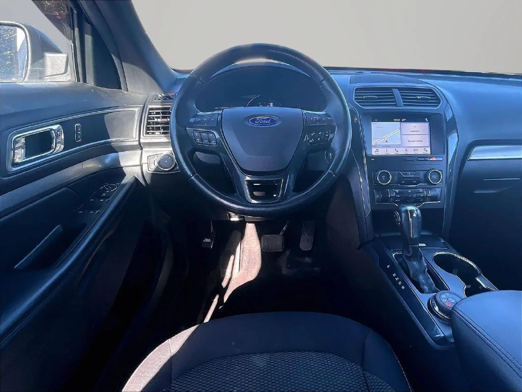 Used 2019 White Ford XLT image 6