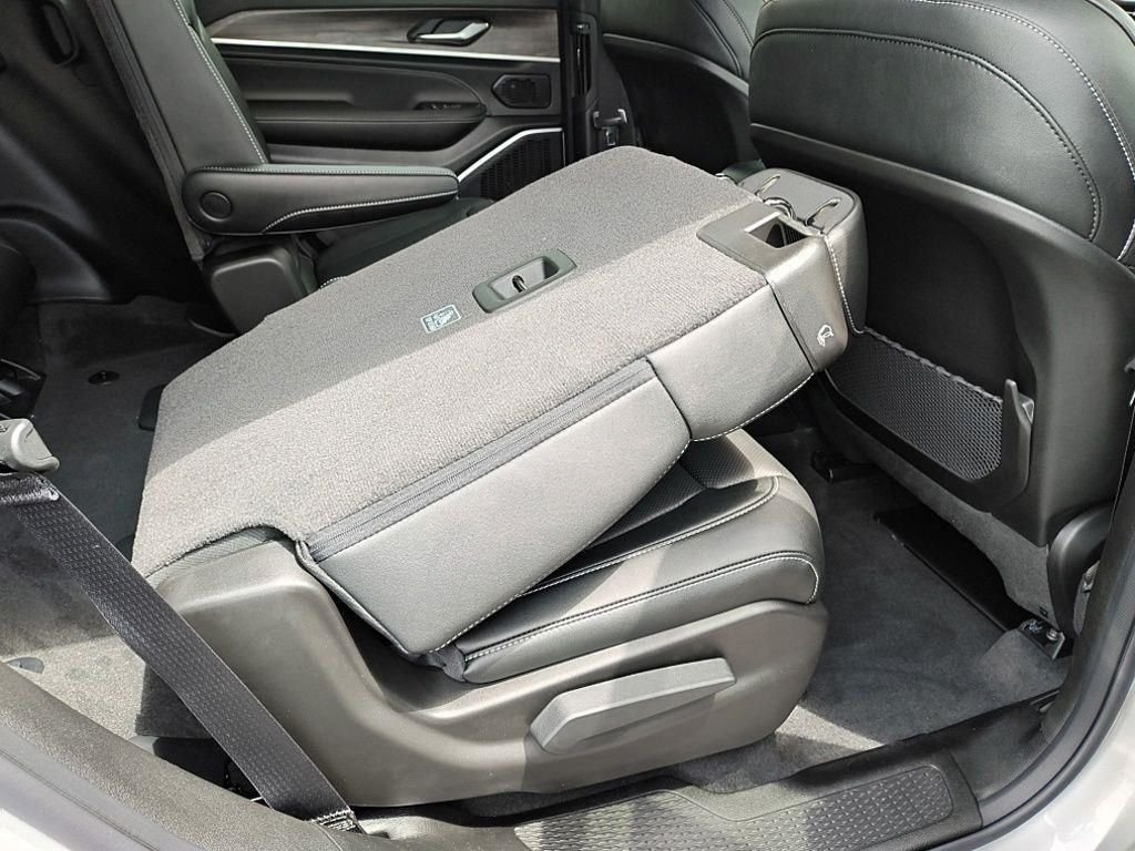 New 2026 Silver Zynith Exterior Paint Jeep Limited Reserve image 37