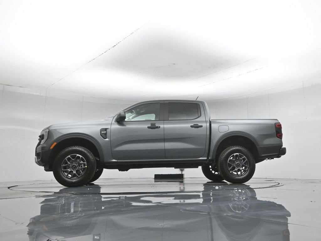 New 2026 Carbonized Gray Metallic Ford XLT image 7