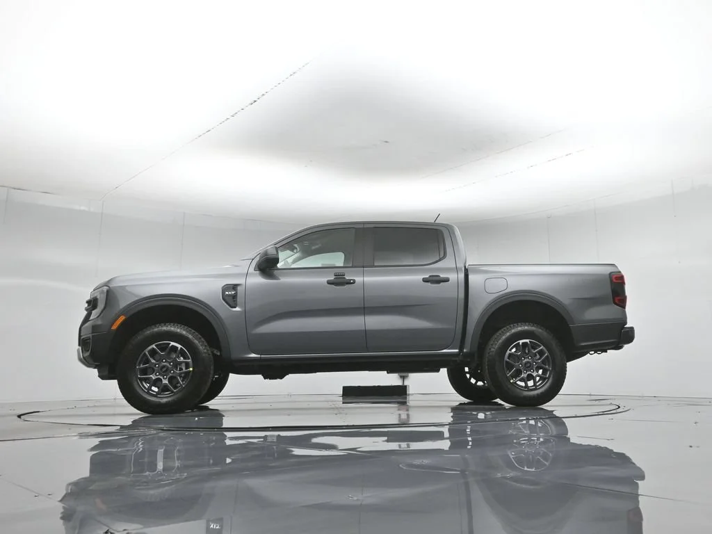 New 2026 Carbonized Gray Metallic Ford XLT image 7