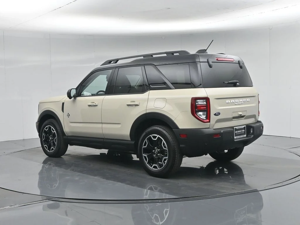 Certified Used 2025 Beige Ford Outer Banks image 7