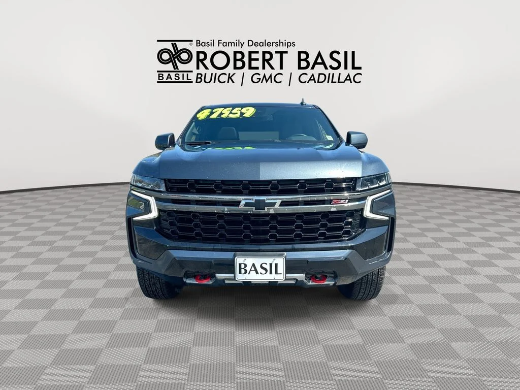 Used 2021 Gray Chevrolet Z71 image 3