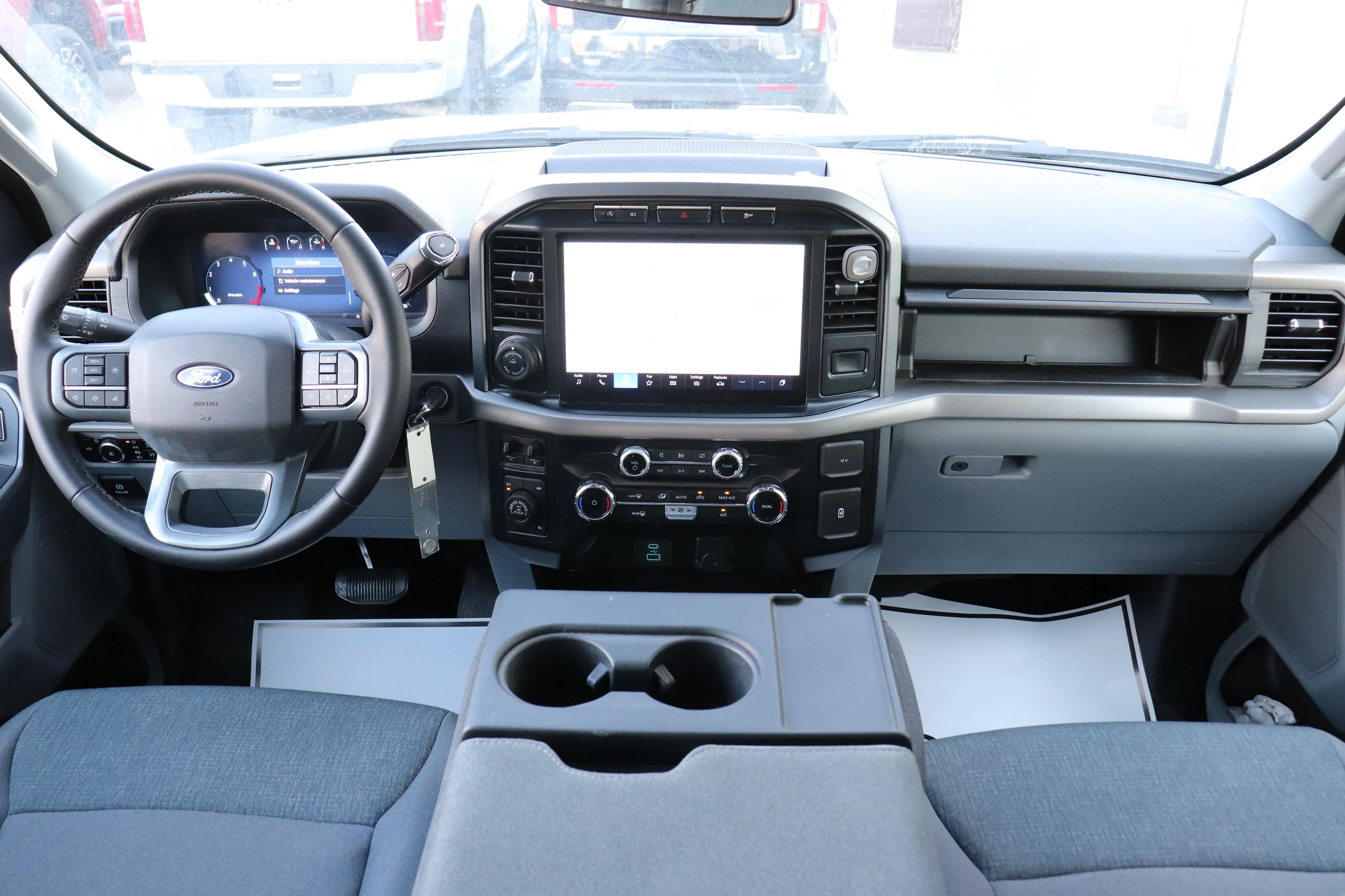 Used 2024  Ford XLT 4WD SuperCrew 5.5