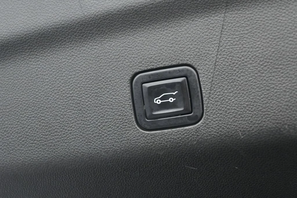 Used 2022 MIDNIGHT BLUE METALLIC Chevrolet Z71 image 46