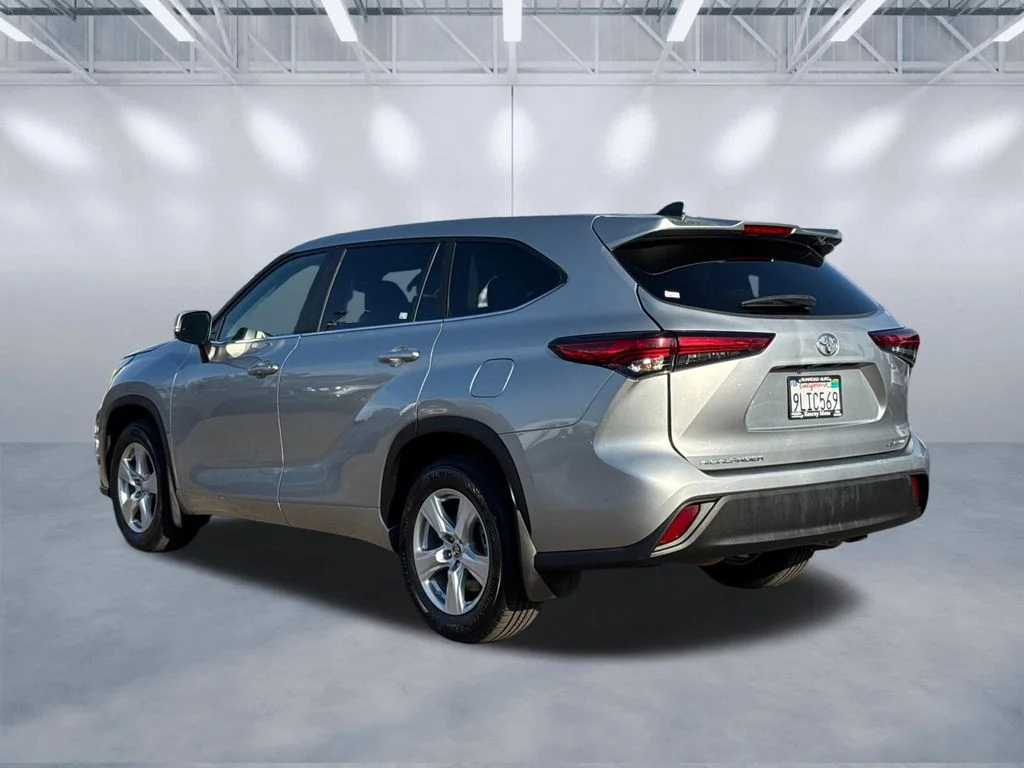 Used 2023 Silver Toyota LE image 4