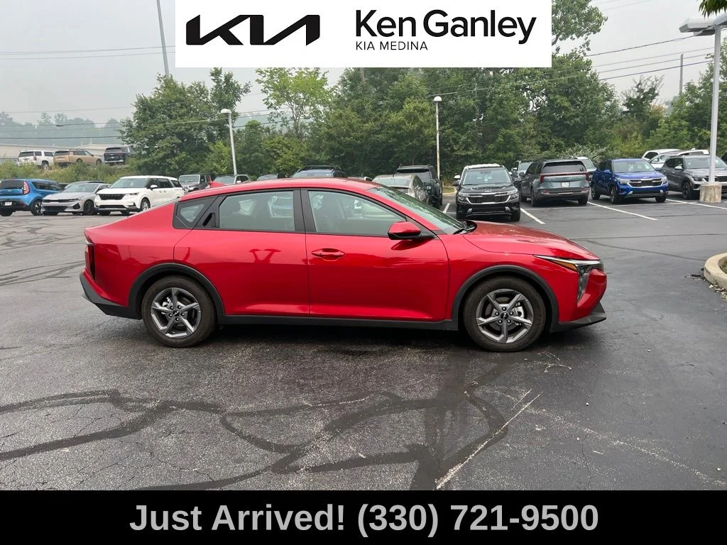 Certified Used 2025 Red Kia LXS image 4