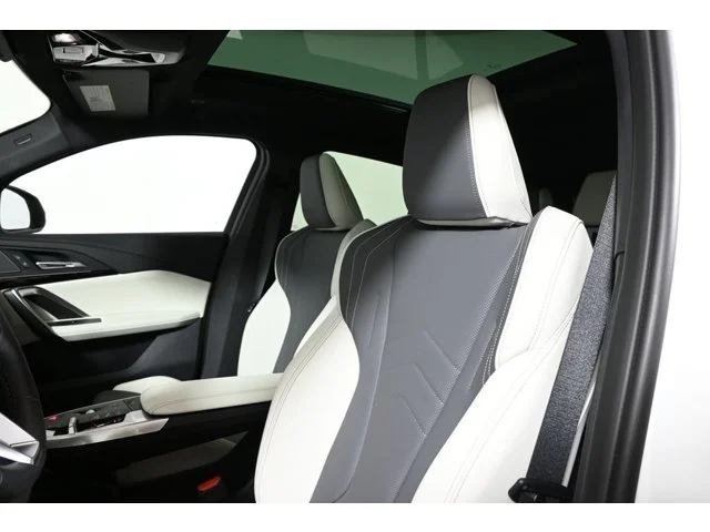 New 2026 Alpine White BMW xDrive28i image 16