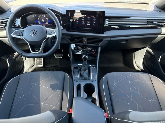 New 2026 Pure White Volkswagen 1.5T Sport image 24