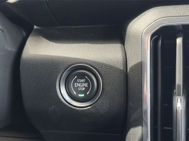 New 2026 White GMC Elevation image 21