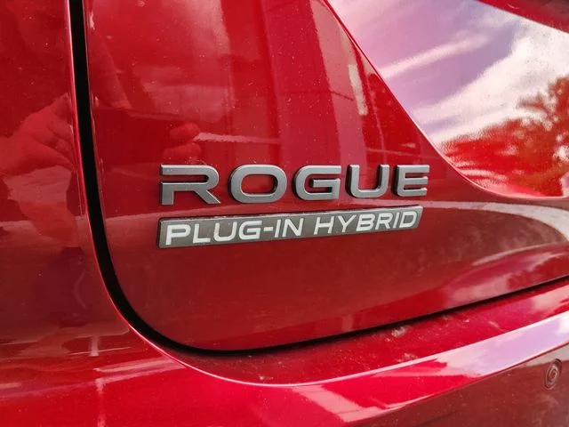 New 2026 Red Nissan SL image 8
