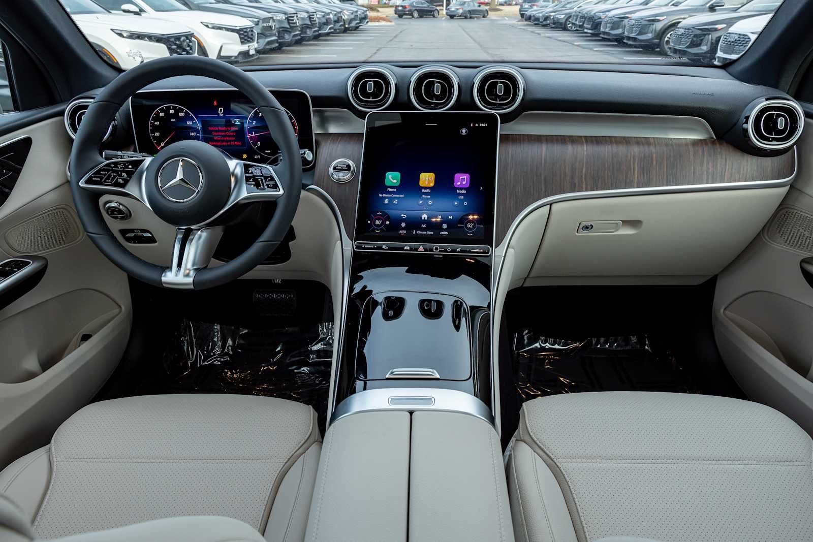 New 2026 Polar White Mercedes-Benz GLC 300 image 6