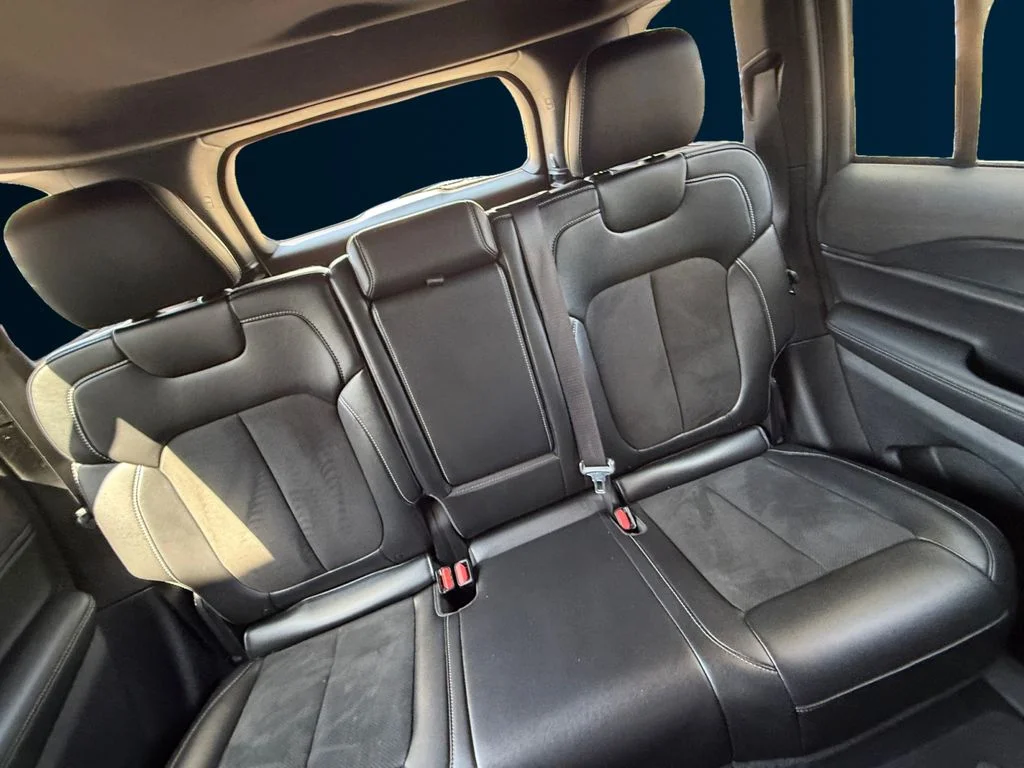 Used 2025 Silver Jeep Altitude image 18