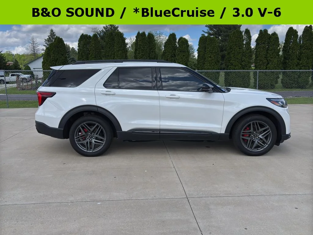 Used 2025 Star White Ford ST image 2