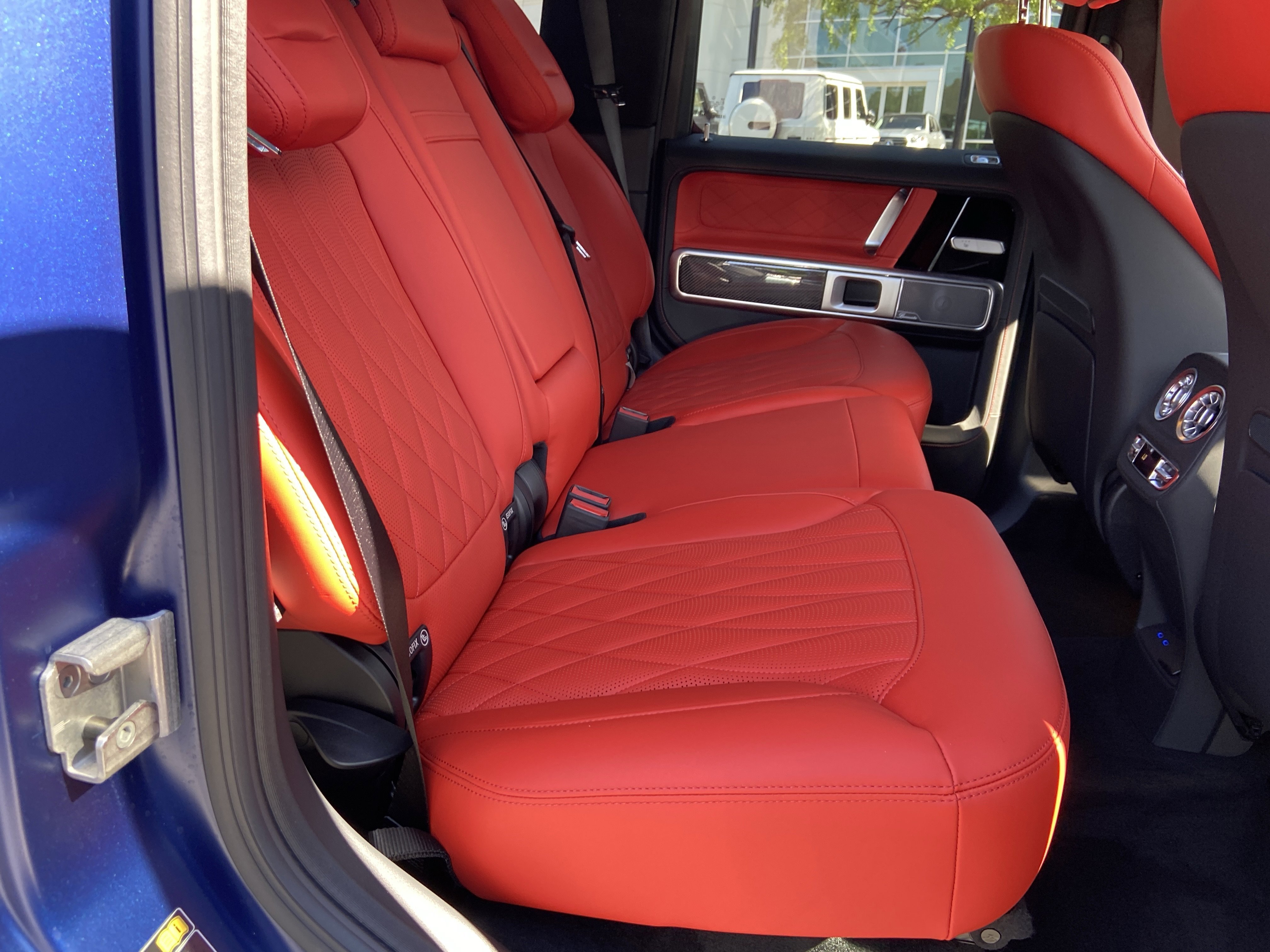 New 2026 MANUFAKTUR Exclusive Brilliant Blue Magno Mercedes-Benz AMG® G 63 SUV image 39