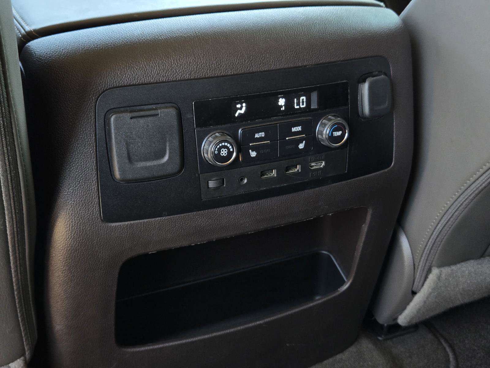Used 2017 White Frost Tricoat GMC Denali image 36