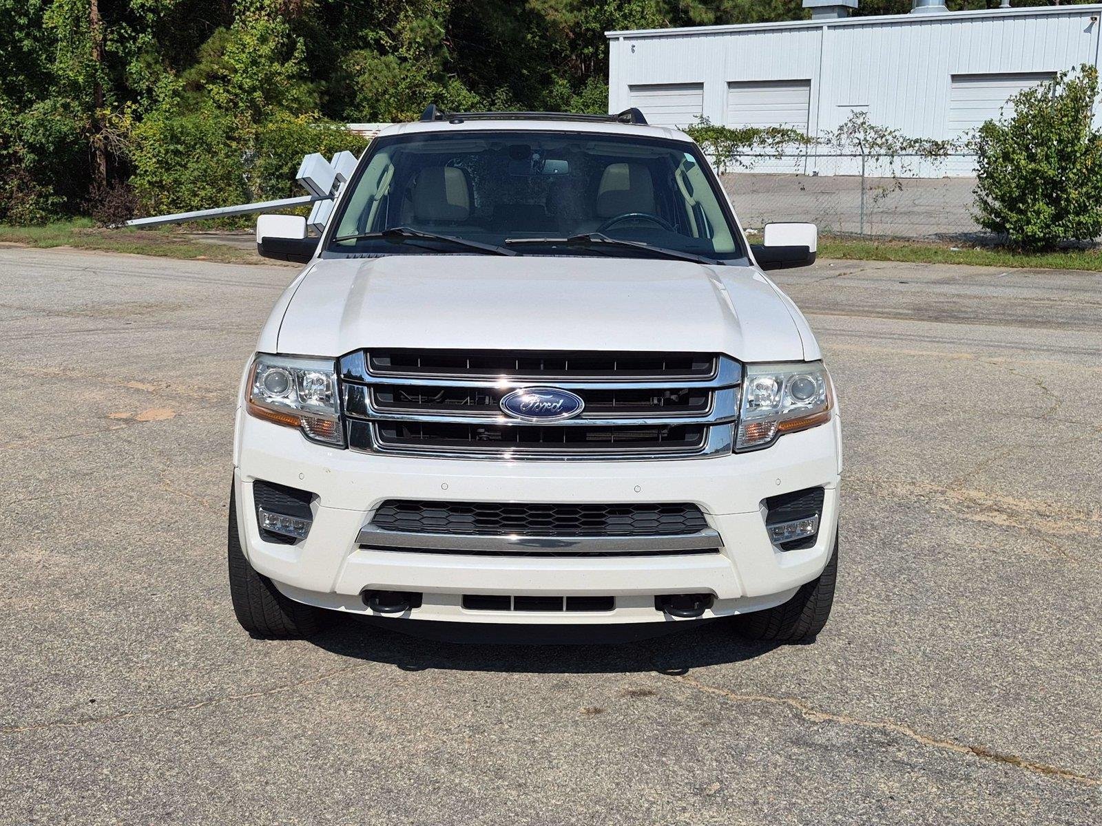 Used 2017 White Platinum Tri-Coat Metallic Ford Limited image 8