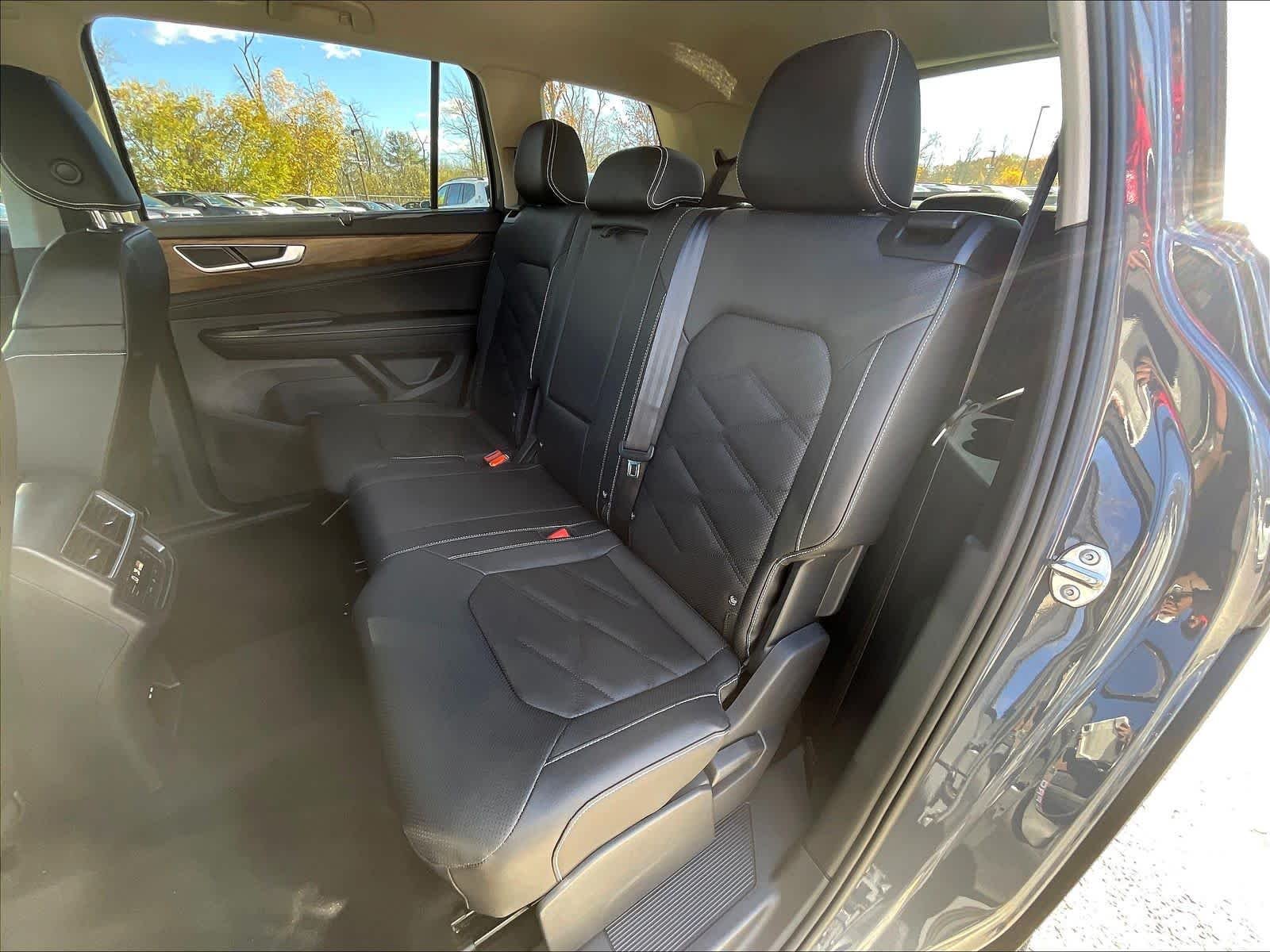 2026 Volkswagen Atlas SE w/Tech - Photo 15