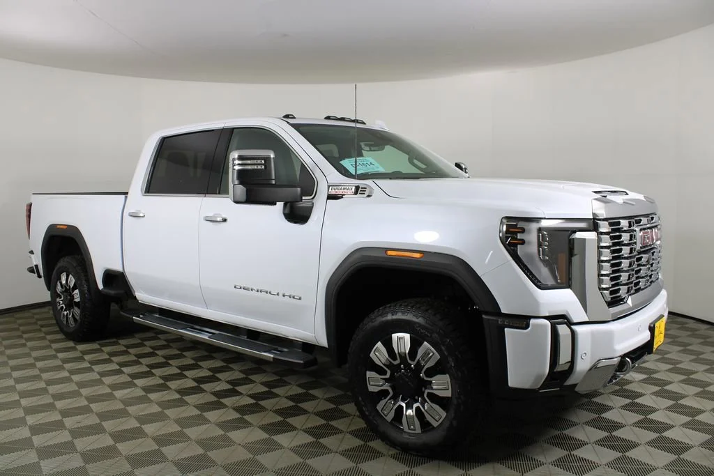 2026 GMC Sierra 4WD Crew Cab Standard Box Denali's photo