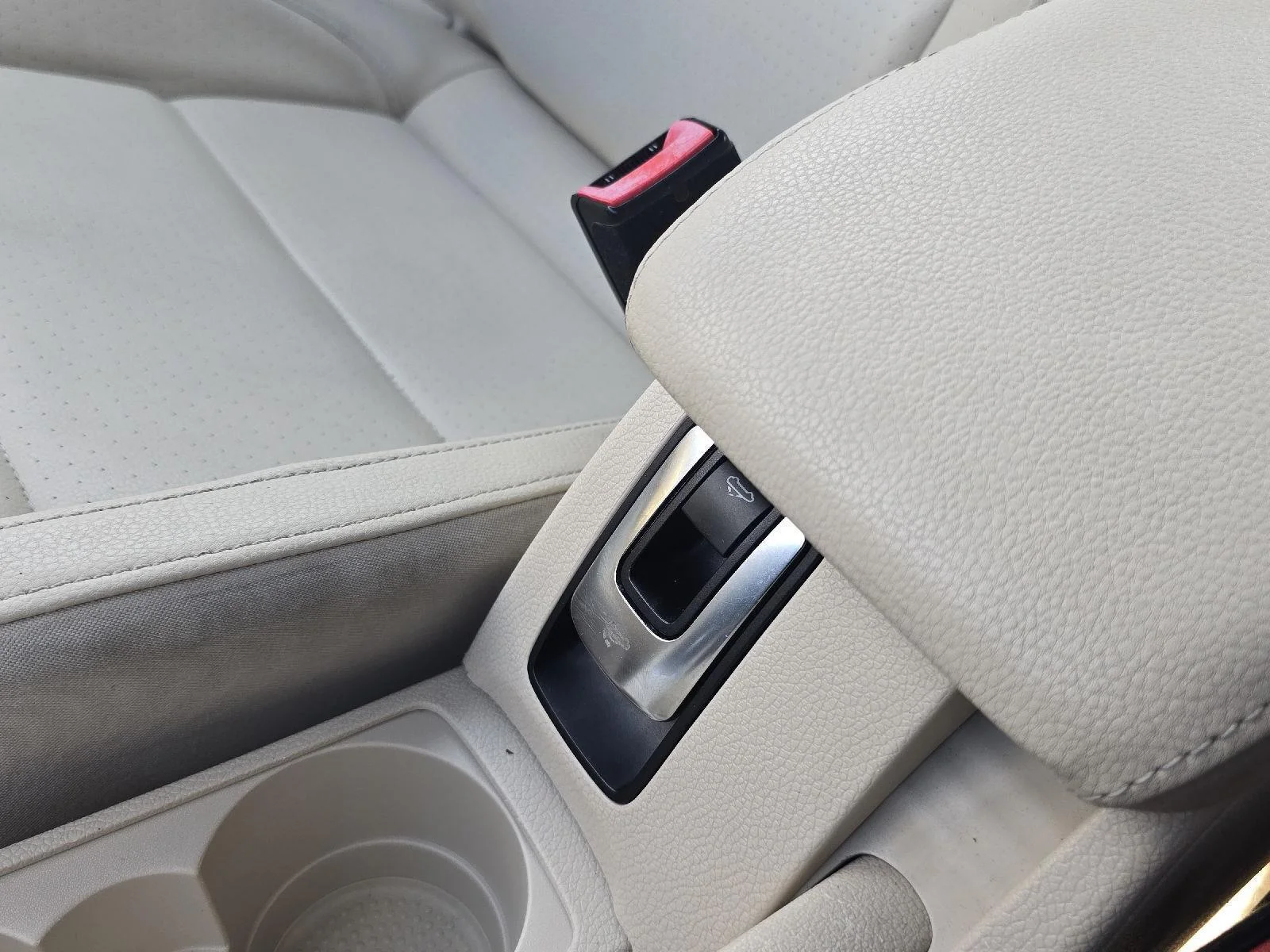 Used 2010 WHITE Volkswagen Komfort image 14
