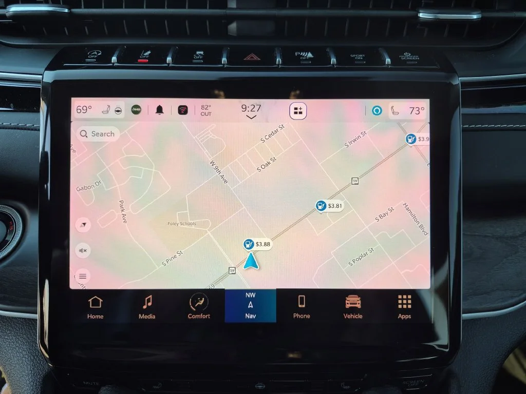 Used 2022  Jeep Limited image 26
