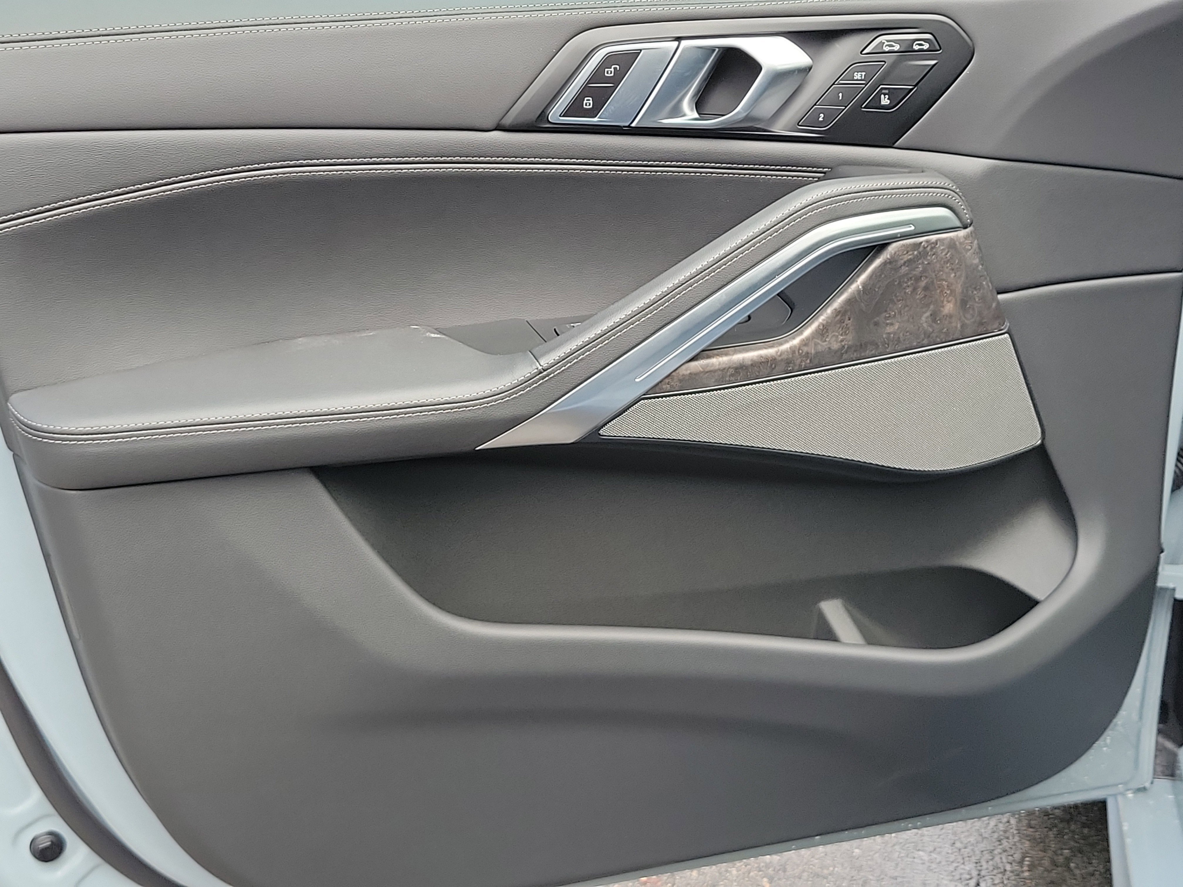 New 2026 Brooklyn Grey Metallic BMW xDrive40i image 17