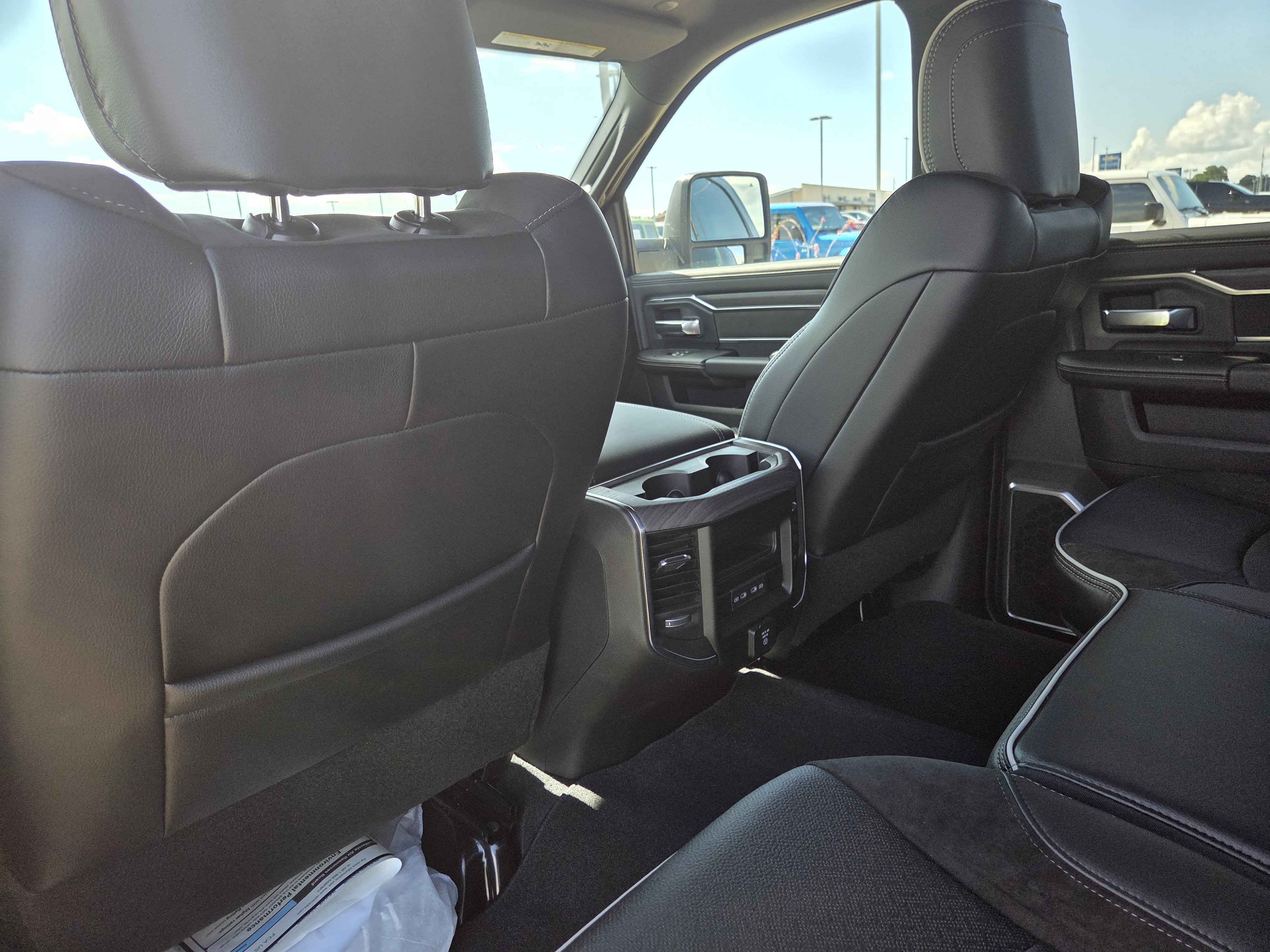 New 2026 Diamond Black Crystal Pearlcoat Ram Laramie image 25