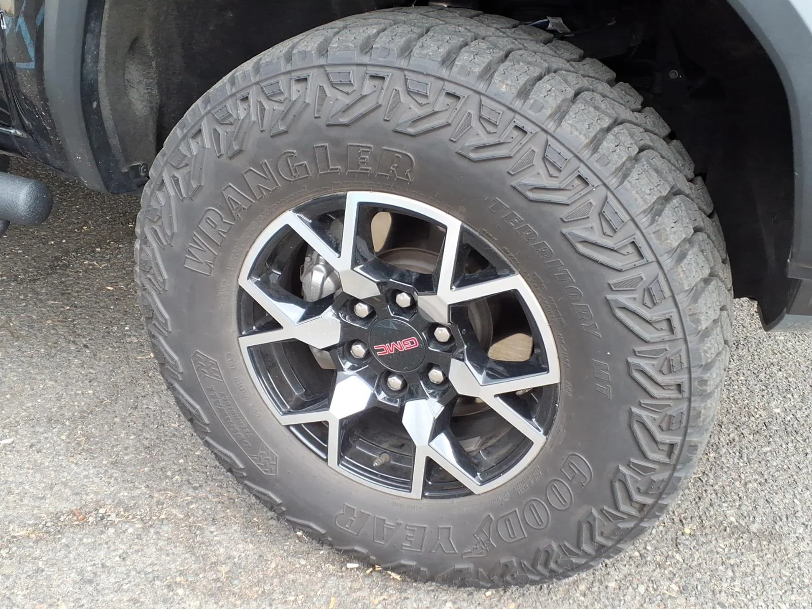 Used 2024 Onyx Black GMC AT4X image 7