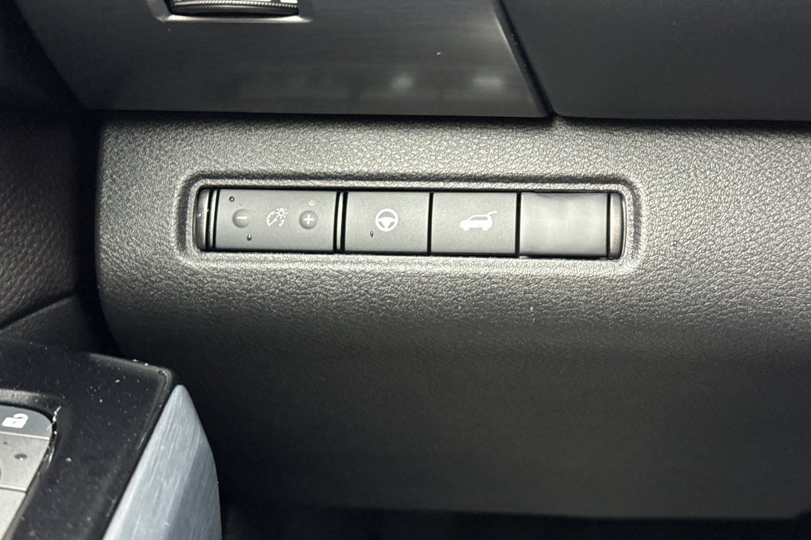 2025 Nissan Pathfinder SL - Photo 76
