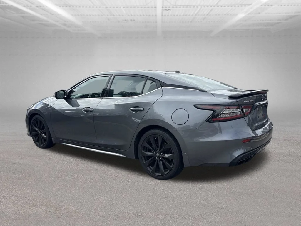 Used 2023 Gray Nissan SR image 4