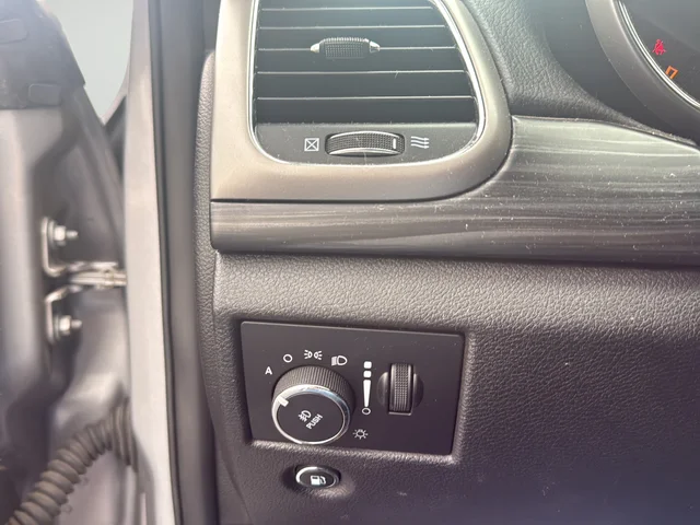 Used 2019 Silver Jeep Laredo E image 25