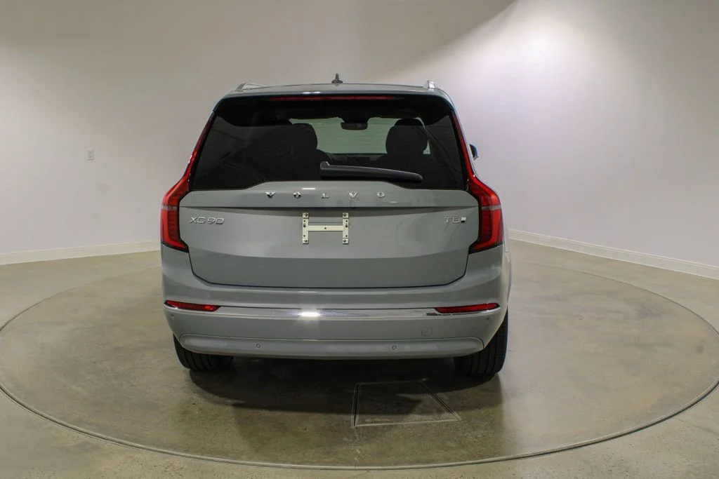 New 2026 Gray Metallic Volvo T8 Plus image 4