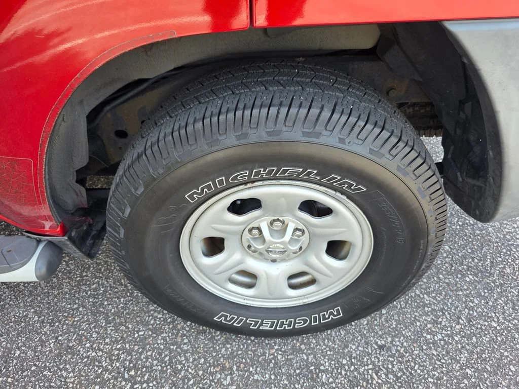 Used 2015 Red Nissan X image 26
