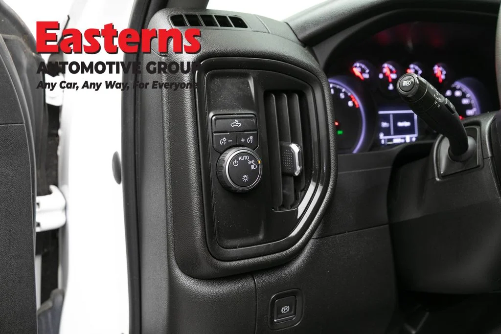 Used 2023 White Chevrolet Custom image 13