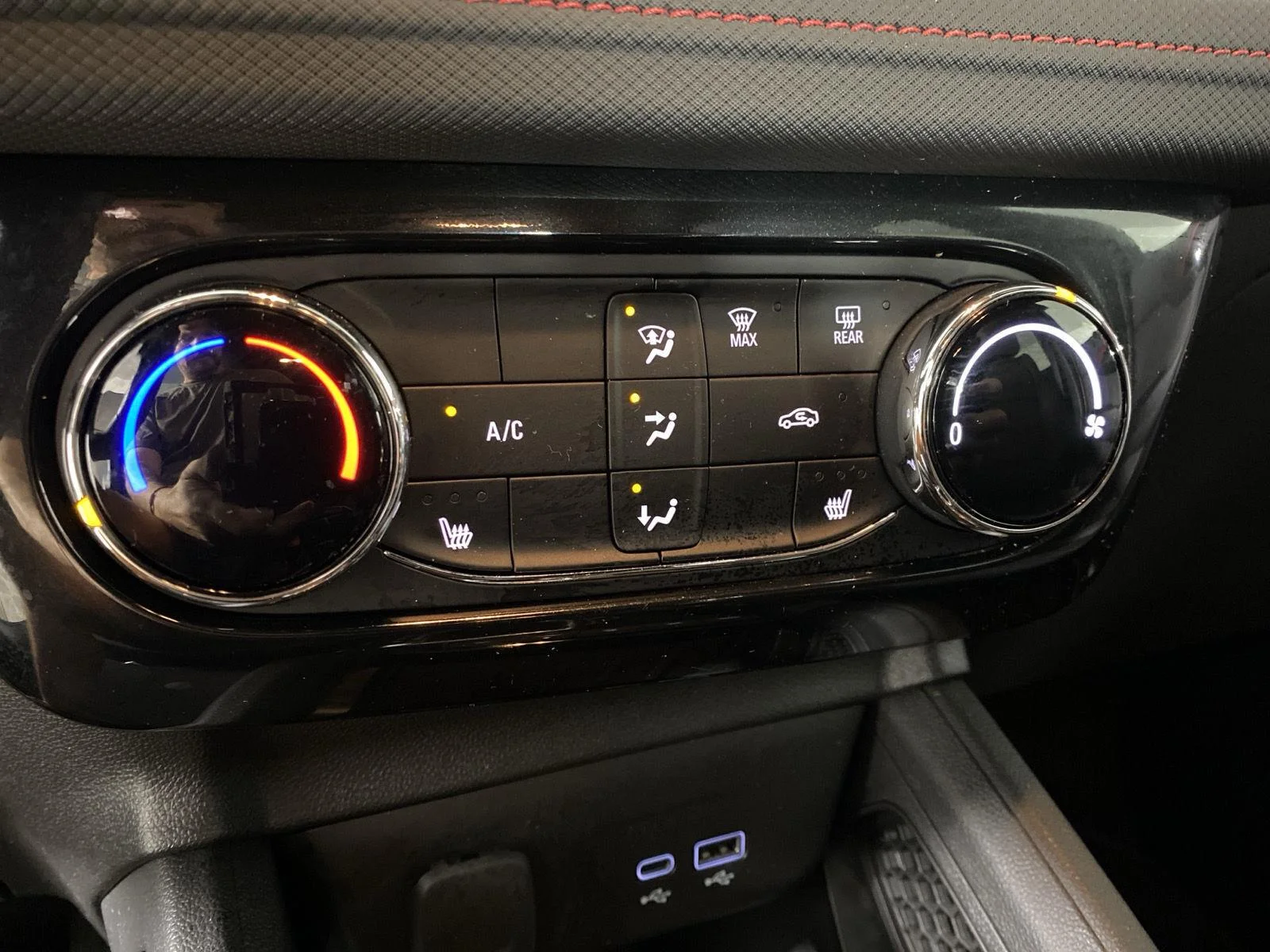 Used 2024 Iridescent Pearl Tricoat Chevrolet RS image 29