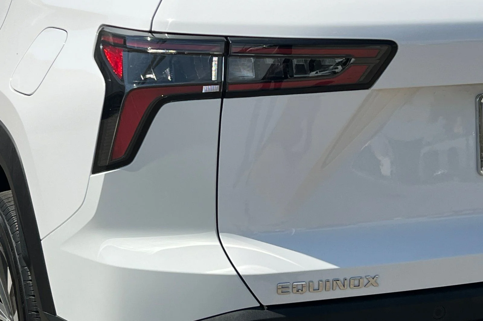 Used 2025 White Chevrolet LT image 27