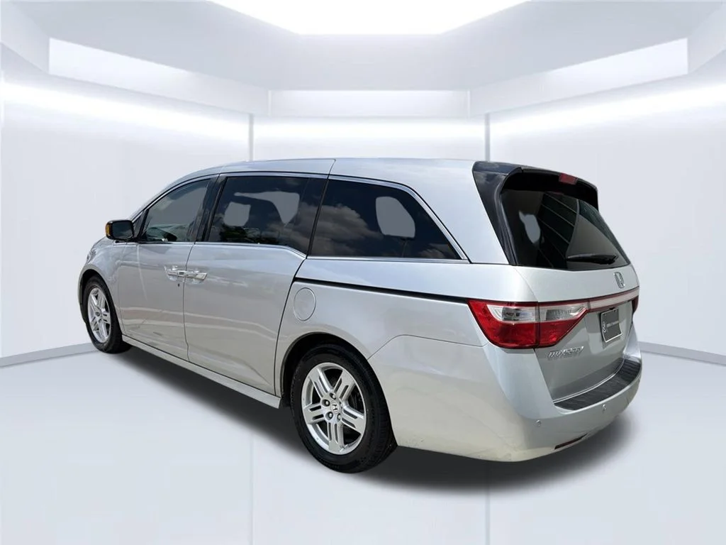 Used 2013 Silver Honda Touring image 4