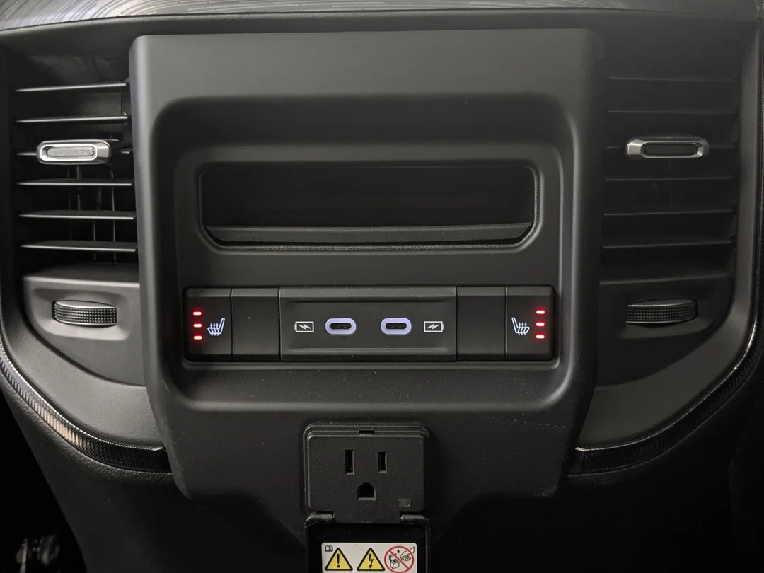 New 2026 Grey RAM Rebel - - 6.7L HO Diesel - Level 2 Pkg w/ 14.4 Screen - Rear Auto-Level Air Susp & More! image 28