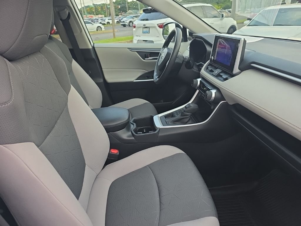 Used 2024 White Toyota XLE image 10