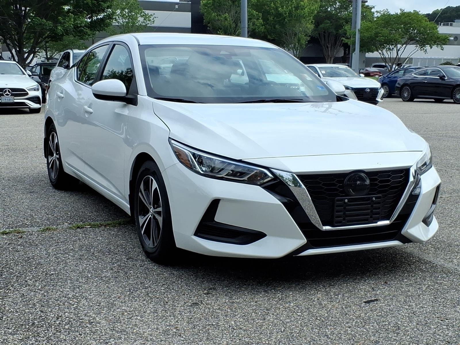 Used 2022 Aspen White TriCoat Pearl Nissan SV image 5