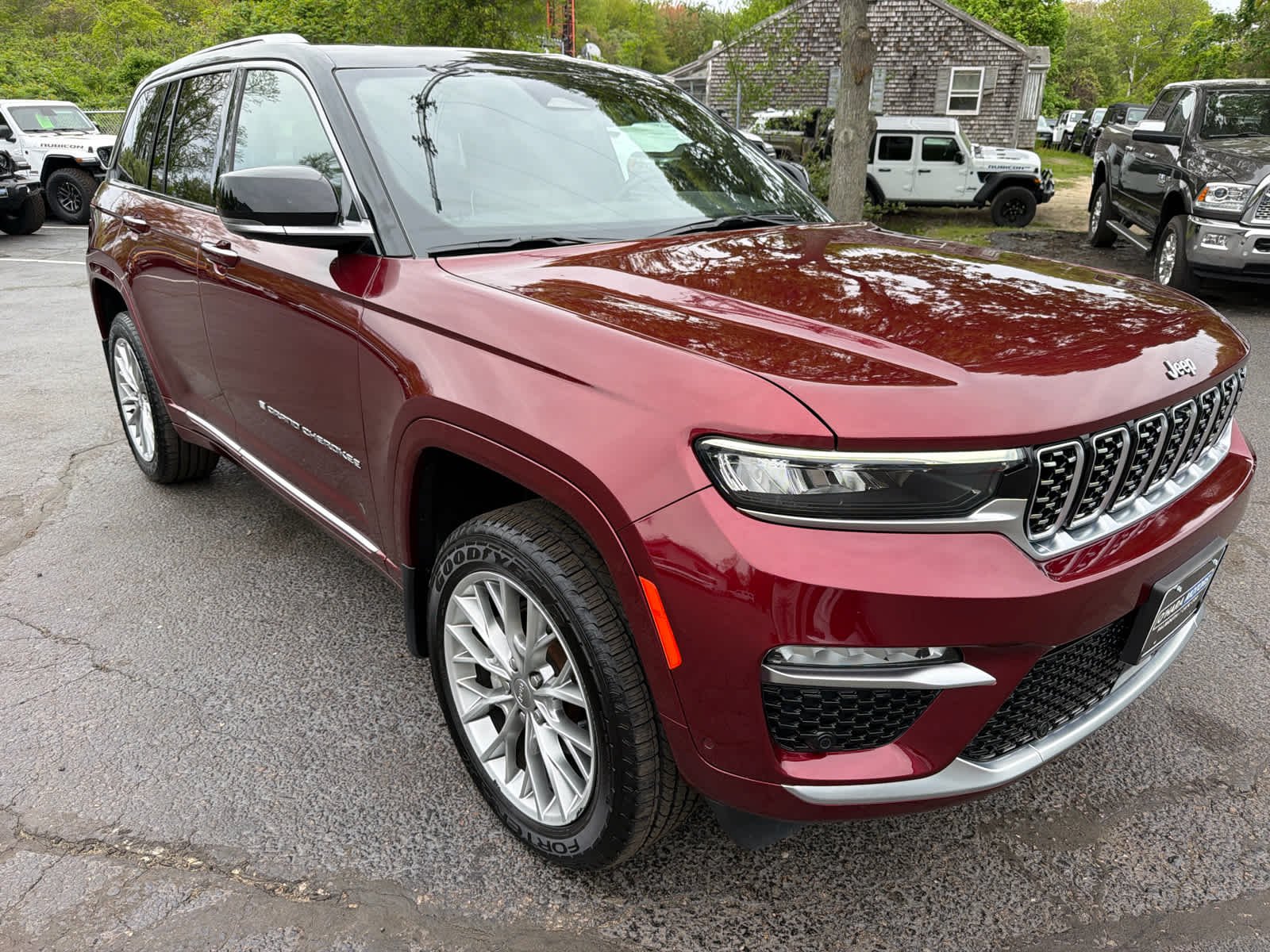 2022 Jeep Grand Cherokee Summit 4x4's photo