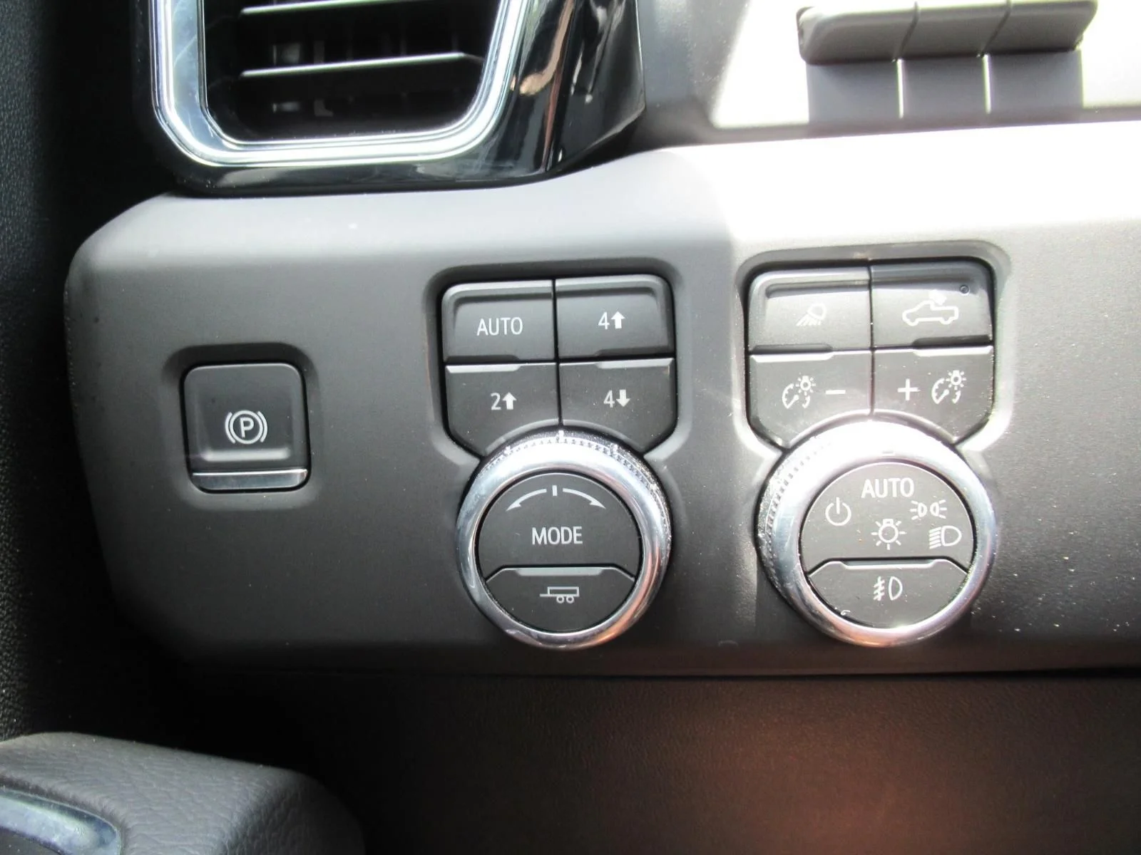 Used 2026  GMC Denali image 22