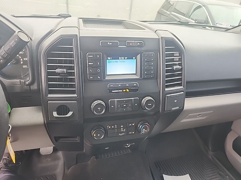 Used 2020 Blue Ford XL image 24