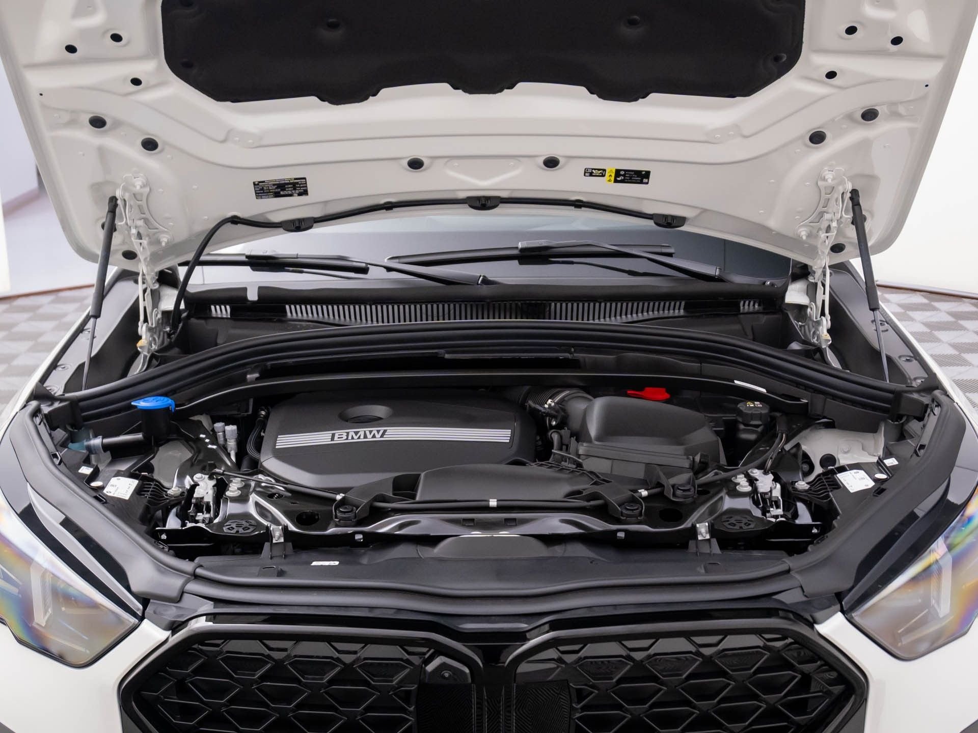 New 2026 Alpine White BMW xDrive28i image 29