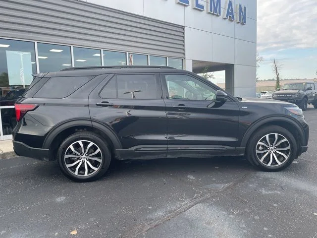 2025 Ford Explorer ST-LINE - Photo 9